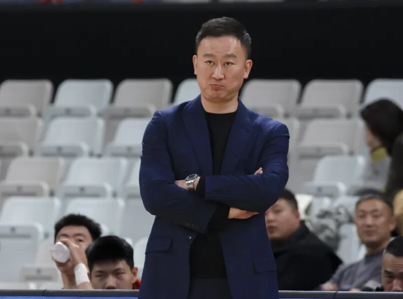 体育赛事-刘维伟：内线国内球员加起来只有2分，没给法尔造成任何难度